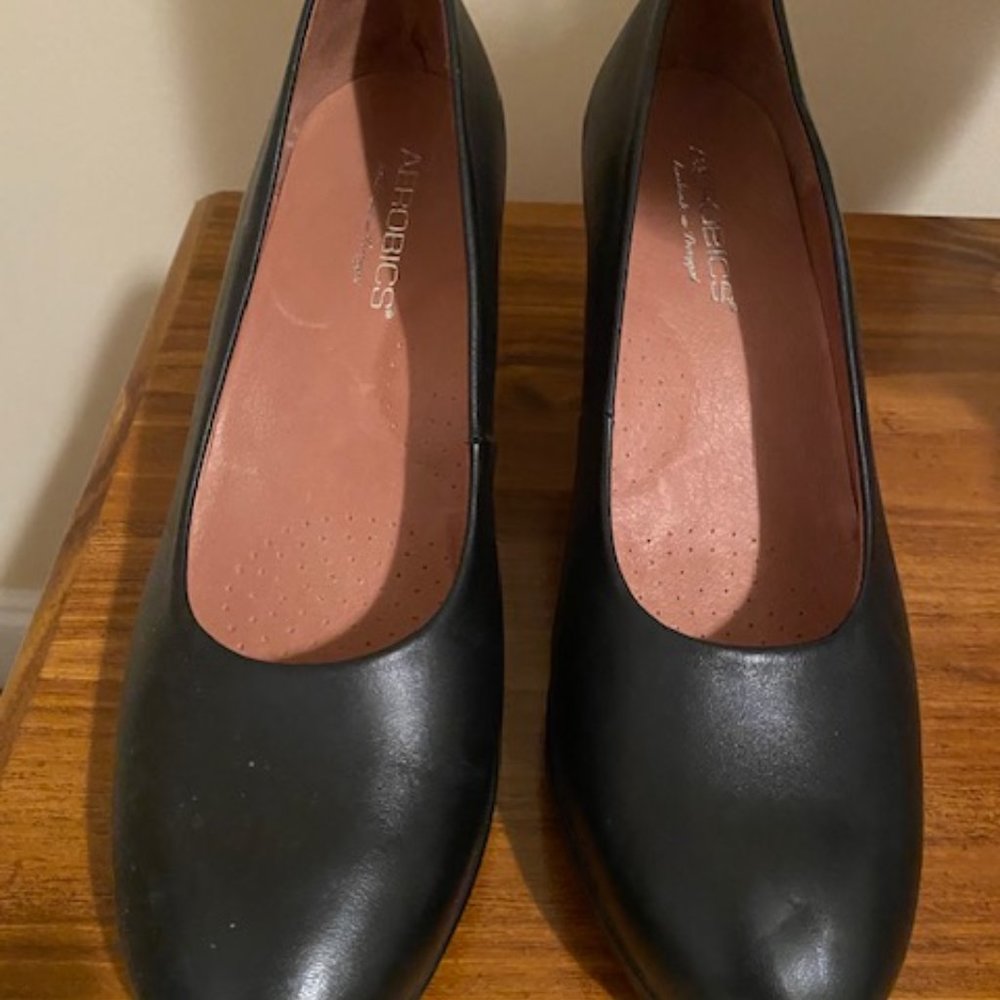 Womens shoe black leather